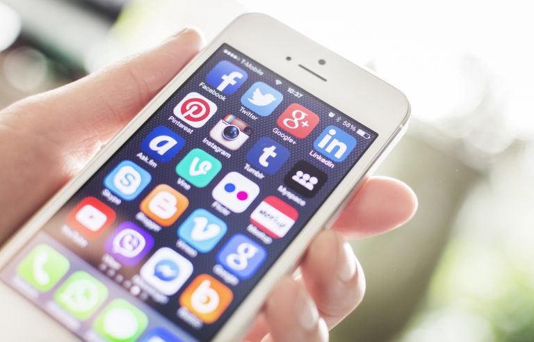 Comissão discute projeto que atribui à Anatel a regulação das plataformas digitais no Brasil - Notícias