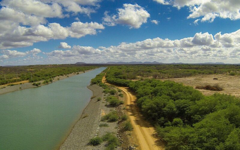 Comissão do governo visita obras da transposição do São Francisco