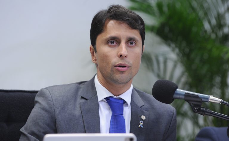 Comissão promove apresentação de teatro com experiência sensorial imersiva - Notícias