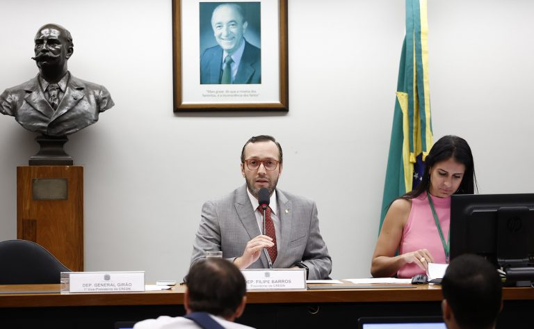 Comissão promove debate sobre fundos militares de defesa - Notícias