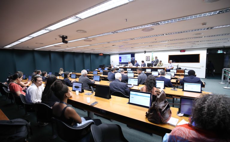 Comissão sobre prevenção a desastres naturais debate recuperação de município atingido por enchente no ES - Notícias