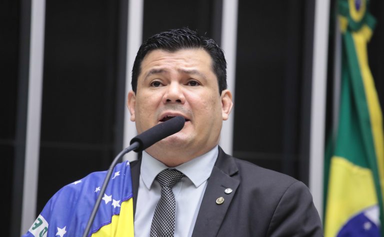 Conselho de Ética analisa pedido de suspensão do mandato do deputado Gilvan da Federal - Notícias