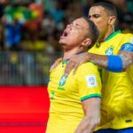 Copa do Mundo de beach soccer: Brasil goleia Omã por 11 a 1