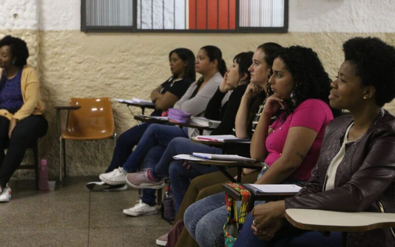 Cursinho popular tem até 6 de maio para inscrição em programa do MEC