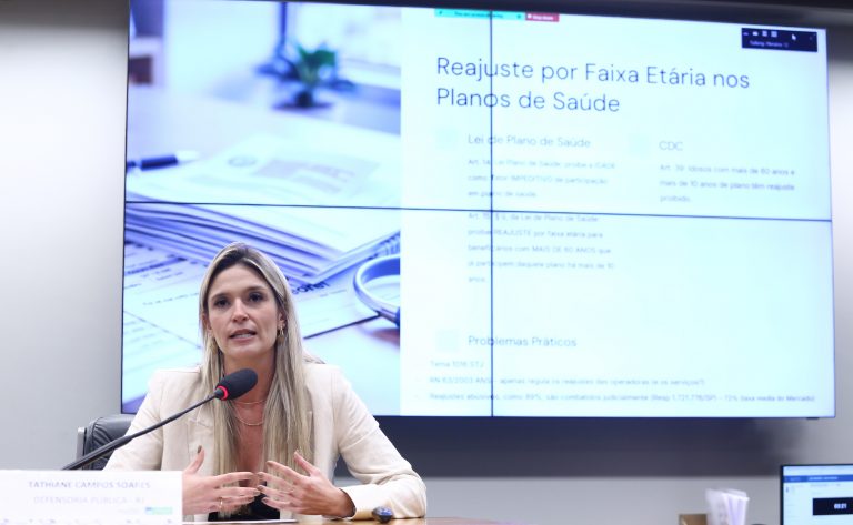 Defensora pública pede na Câmara mudanças na lei para defender idosos de "abusos" dos planos de saúde - Notícias