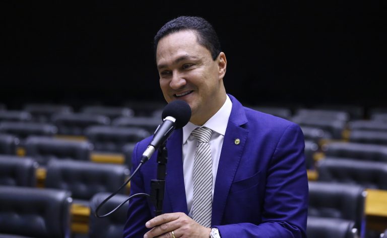 Deputado André Ferreira assume presidência da Comissão de Documentos Sigilosos da Câmara - Notícias