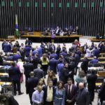 Deputados analisam projeto que cria a Lei do Mar; acompanhe - Notícias