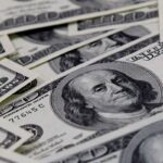 Dólar sobe para R$ 5,66 com medidas sobre IOF