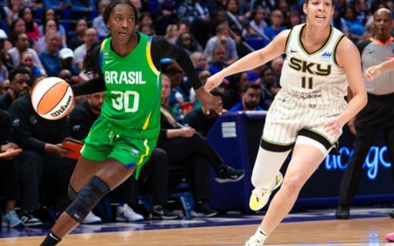 Em tour pelos EUA, seleção brasileira cai para o Chicago Sky, da WNBA