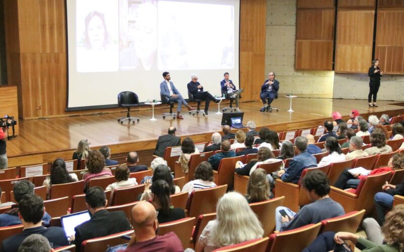 Emissoras públicas defendem protagonismo mundial contra desinformação
