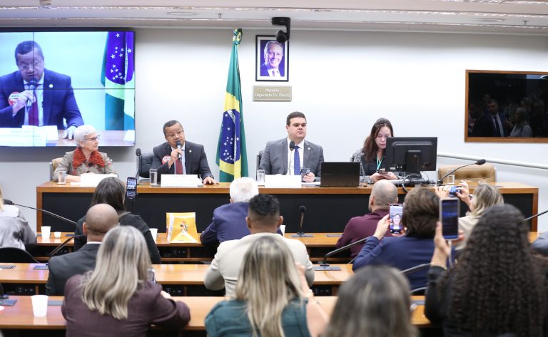 Enfermeiros reclamam de irregularidades no pagamento do piso salarial - Notícias