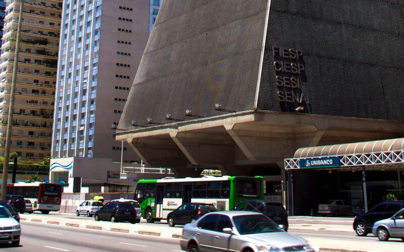 Entidades dos bancos e das indústrias criticam aumento do IOF