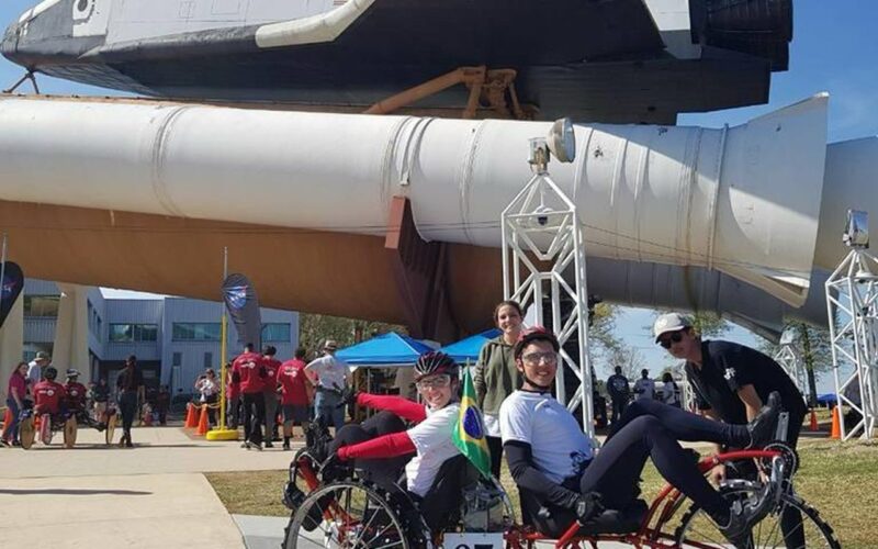 Equipe da UFF representa Brasil em competição de engenharia no Canadá