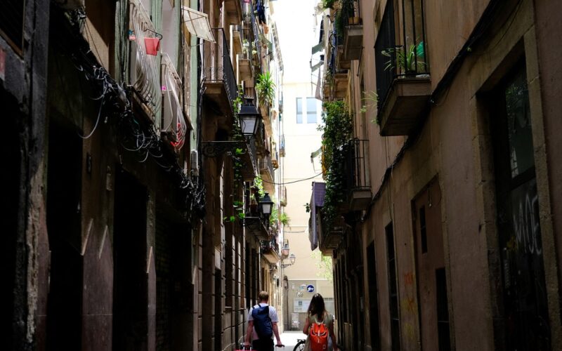 Espanha bloqueia mais de 65 mil anúncios de alugueis de temporada