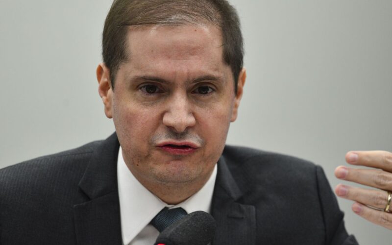 Ex-AGU confirma ao Supremo consulta de Bolsonaro para reverter urnas
