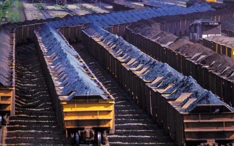 Fazenda aumenta para 2,4% estimativa para o PIB este ano