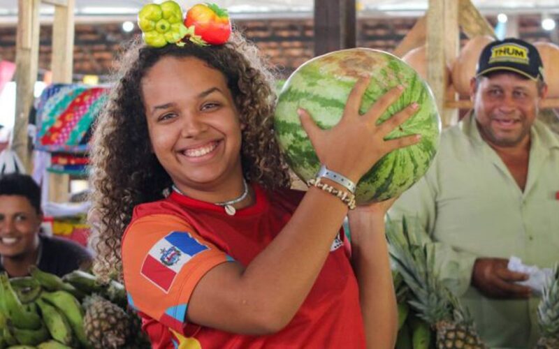 Feira do MST em SP permite passeio por histórias do Brasil e do mundo
