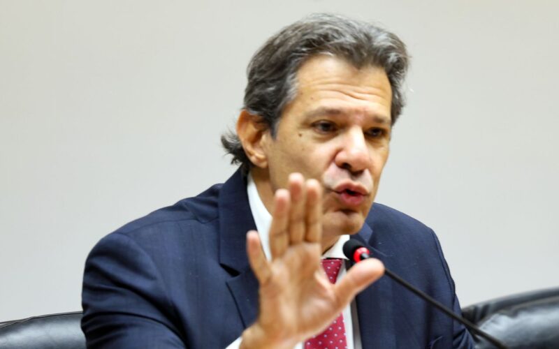 Haddad: Brasil tem "caixa-preta" de R$ 800 bi em renúncias fiscais