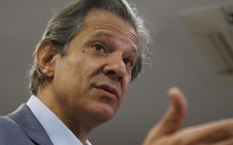Haddad apresenta a Lula novas medidas fiscais para cumprir meta