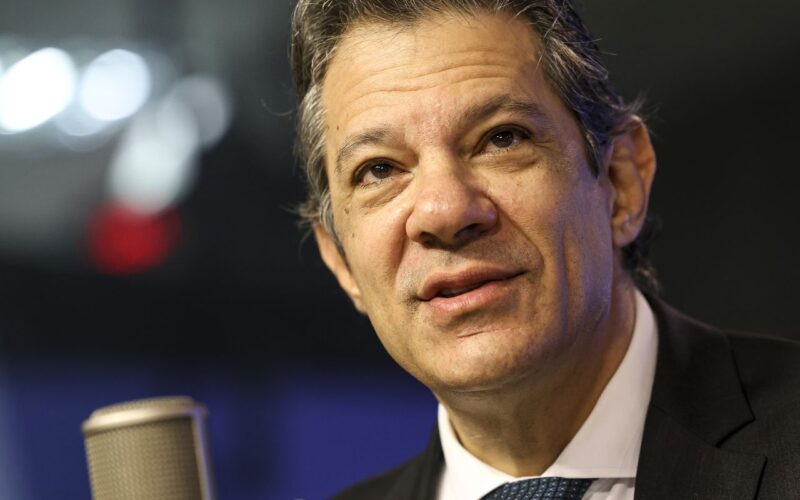 Haddad reúne-se com secretário do Tesouro de Trump em meio a tarifas