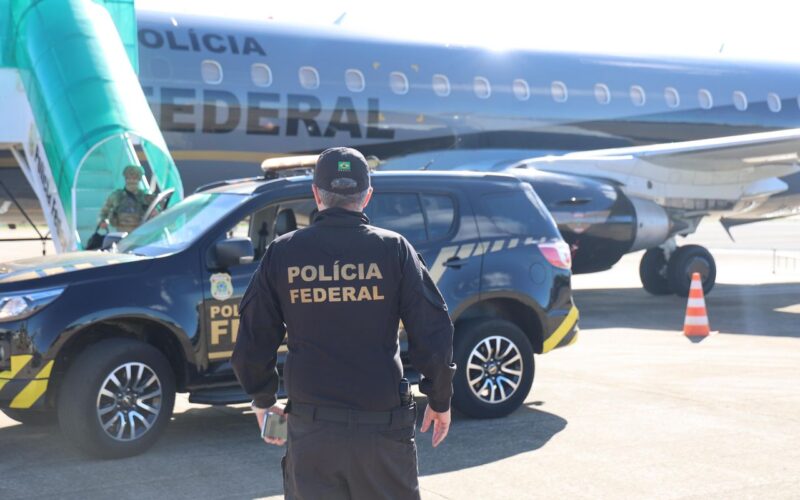 Integrante do PCC preso na Bolívia é levado para presídio em Brasília