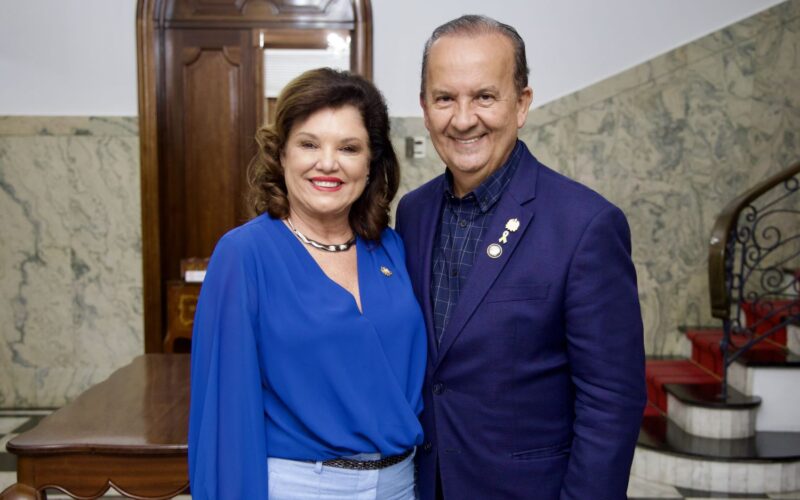Jorginho Mello transmite o cargo à vice-governadora para cumprir missão nos Estados Unidos