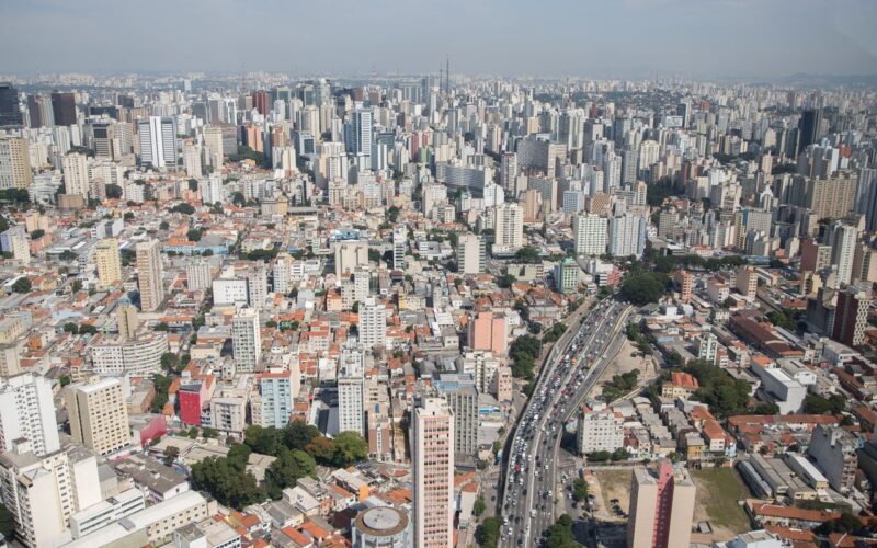 Lançamento de novos imóveis supera vendas de março em São Paulo