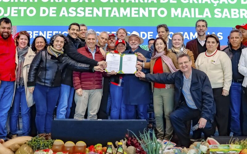 Lula cria assentamento da reforma agrária no Paraná