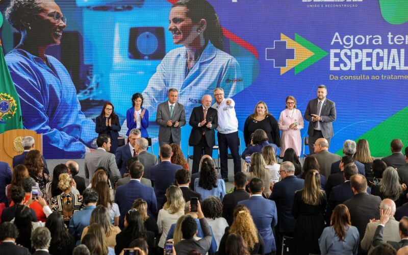 Lula lança programa para melhorar acesso de pacientes a especialistas