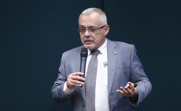 MEC diz que não tem preconceito contra EaD e que espera maior qualidade dessa modalidade de ensino - Notícias