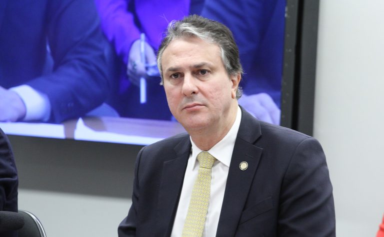 Ministro vai explicar mudança em regras do ensino a distância e falta de dados sobre educação básica - Notícias
