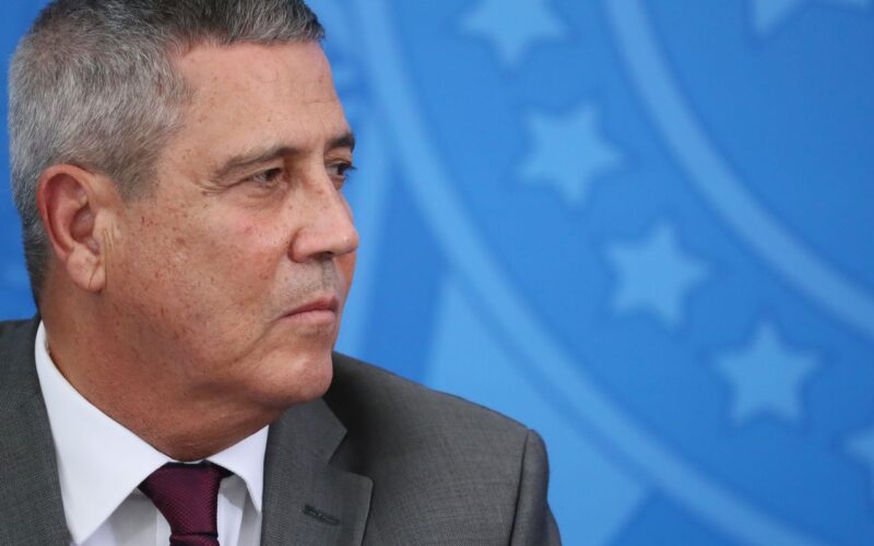 Moraes mantém prisão de Braga Netto