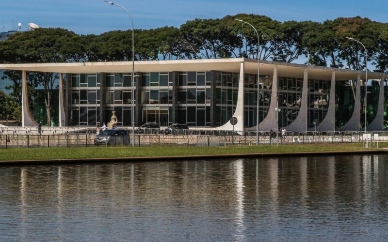 Moraes ouve testemunhas de Bolsonaro na ação do golpe