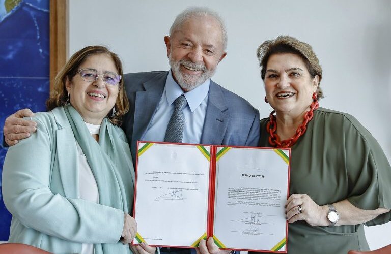 Nova ministra das Mulheres diz que não vai admitir recuos nos trabalhos da Pasta - Notícias