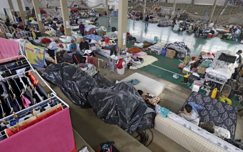 Oito em cada dez brasileiros já apoiaram vítimas de eventos climáticos