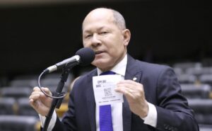 Oposição protocola pedido de CPI para investigar fraude bilionária do INSS - Notícias
