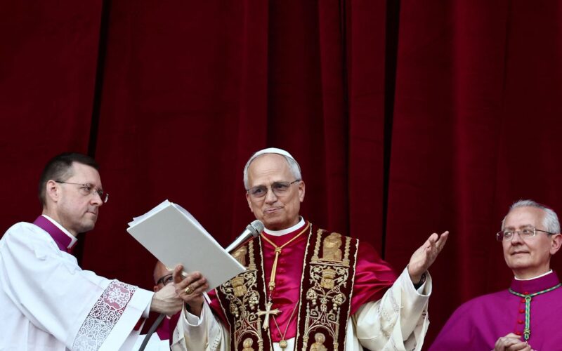 Papa Leão XIV pede que Igreja ilumine “noites escuras do mundo”