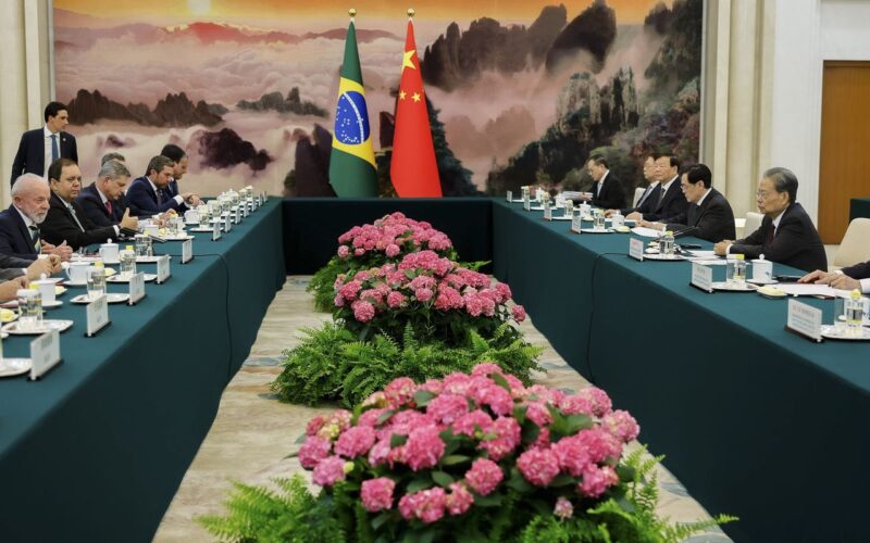 Parcerias com China beneficiarão infraestrutura e saúde, diz Lula