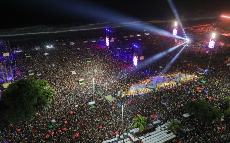 Polícia diz ter impedido ataque com explosivos no show de Lady Gaga