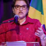 Posse da ministra das Mulheres vira ato de apoio à Marina Silva