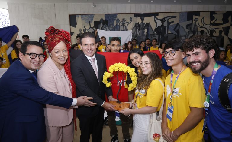 Presidente da Câmara elogia a participação de jovens na política - Notícias
