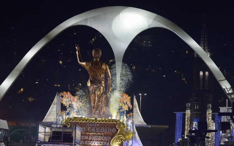 Programa da Rádio Nacional mostra como Sambódromo mudou o carnaval