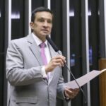 Projeto acaba com desconto de mensalidade para entidades de aposentados - Notícias