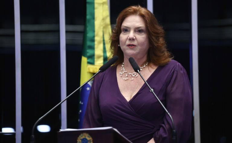 Projeto inclui cirurgia plástica facial entre as atividades privativas do médico - Notícias