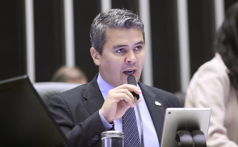 Projeto isenta de imposto as doações de montadoras feitas ao Senai - Notícias