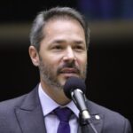 Projeto isenta taxistas e motoristas de aplicativo de tarifa por estacionamento rotativo público - Notícias