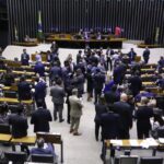 Projeto que aumenta número de deputados para 531 tem urgência aprovada