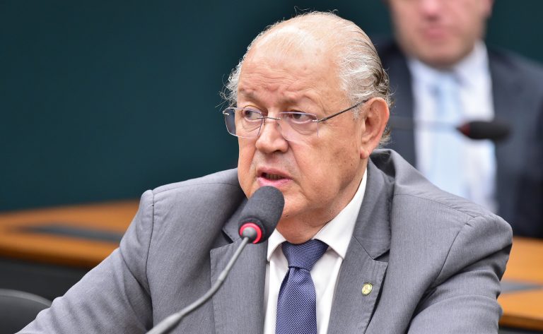 Proposta cria banco nacional de preços de bens e serviços para contratações públicas - Notícias