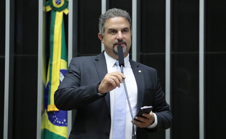 Relator recomenda a suspensão do mandato do deputado Gilvan da Federal por três meses - Notícias