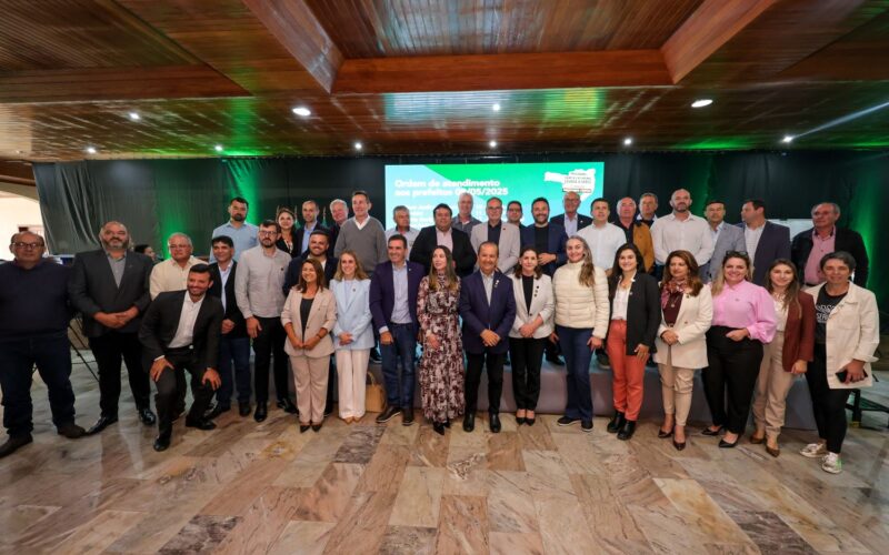 SC Levada a Sério: governador apresenta investimentos em saneamento, energia e educação durante evento em Lages
